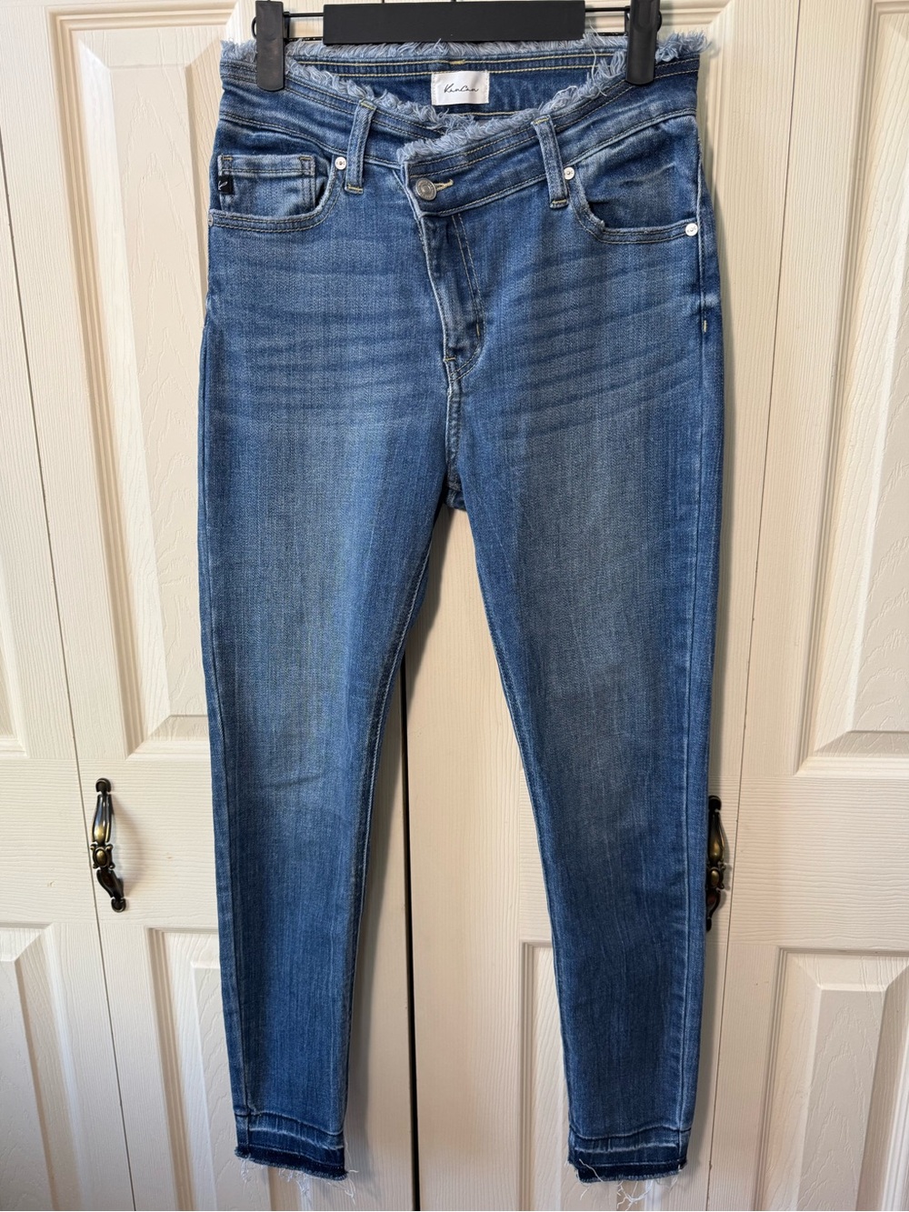 Kancan Taki High Rise Ankle Skinny Jeans Womens Size 5/26 Medium Wash Frayed Hem